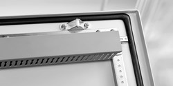 PU-Schaumdichtung, aufgetragen mit der dynamicLine (Bild: DOPAG)