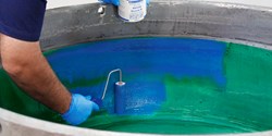 Der Oberflächenschutz dient als Verschleißschutz für Gleitlager, Rutschen, Trichter, Zyklone, Rohre und Rohrbögen und zur Reparatur von Gussteilen, Ventilen und Gebläseflügeln (Bild: Weizen GmbH & Co. KG)