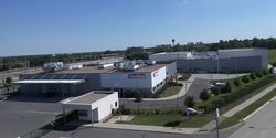 Die neue Fertigungsstätte der Three Bond Manufacturing Hungary Kft. liegt 20 km entfernt vom Zentrum Budapests (Bild: Three Bond)